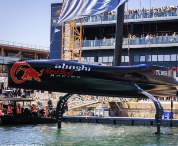 Alinghi Red Bull AC40 Boat