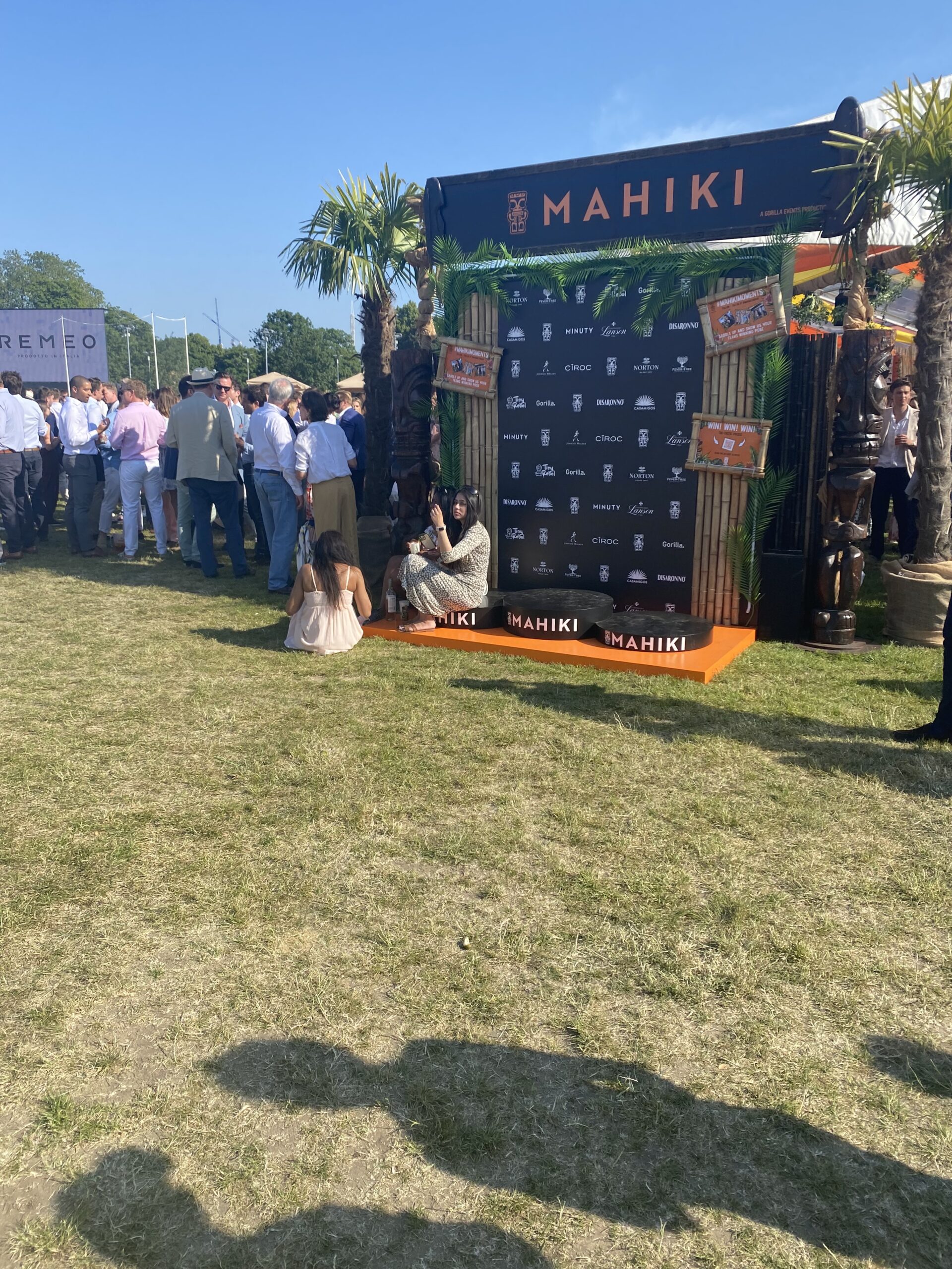 Mahiki Photo Wall