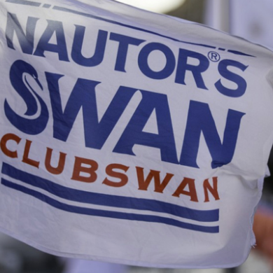Nautors Swan Clubswan Flag